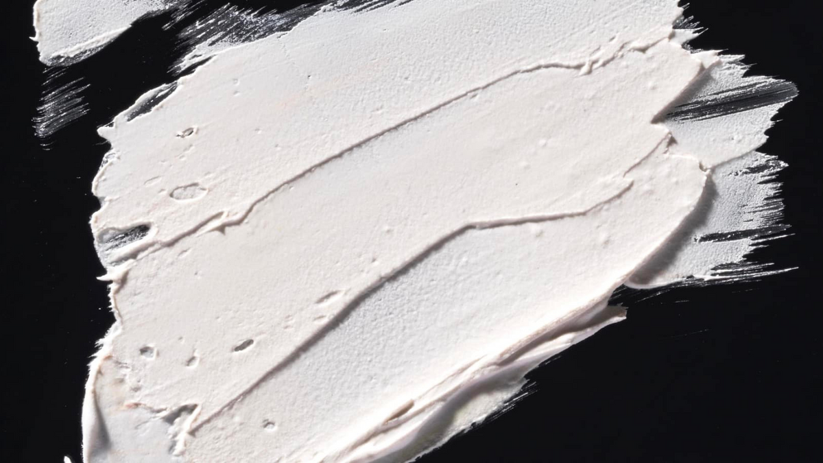 Super-white paint reflects 95.5 percent of sunlight to cool buildings